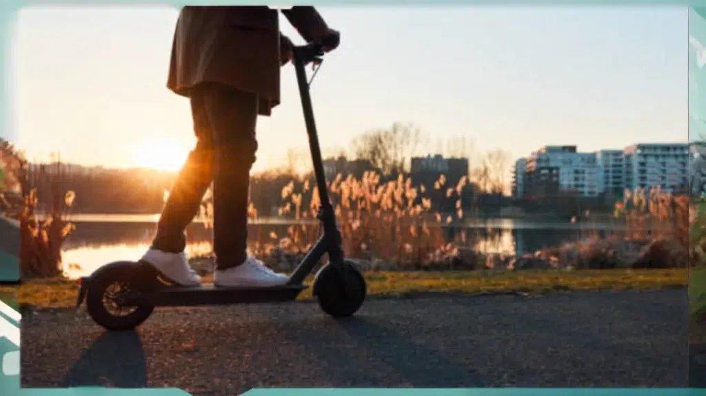 patinete eléctrico en ciudad