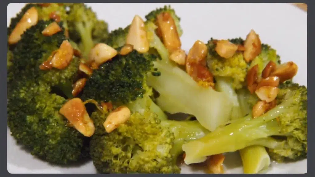Brócoli-con-salsa-de-limón-y-almendras