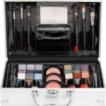 Markwins Maletín de Maquillaje Bon Voyage Makeup Set - Maletin con Maquillaje Incluido Completo en un Maletín Plateado y Elegante con Espejo Incluido para Llevar Siempre Contigo - Silver